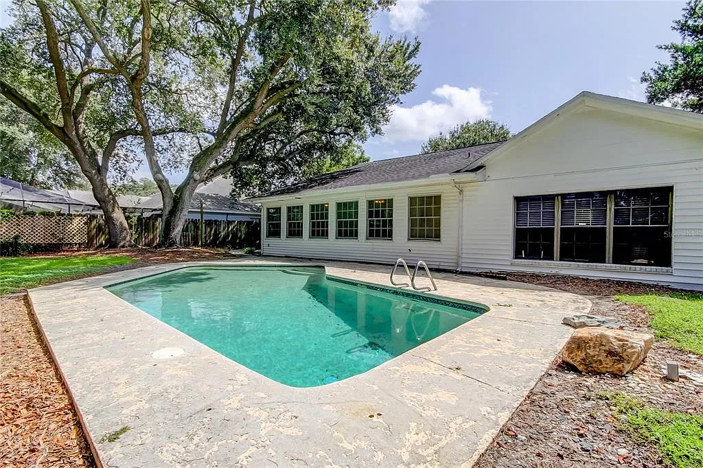 5 bed, 3.0 bath, 3250 sqft, $3,990 — Photo 1