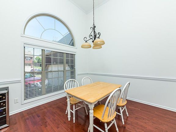 5th image of 1104 Stillwood Dr