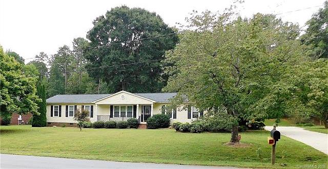 1st image of 6 Bowen Dr
