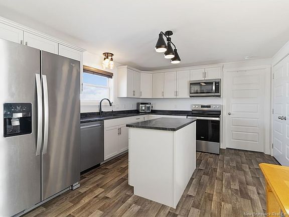 4th image of 61 Moss Ln