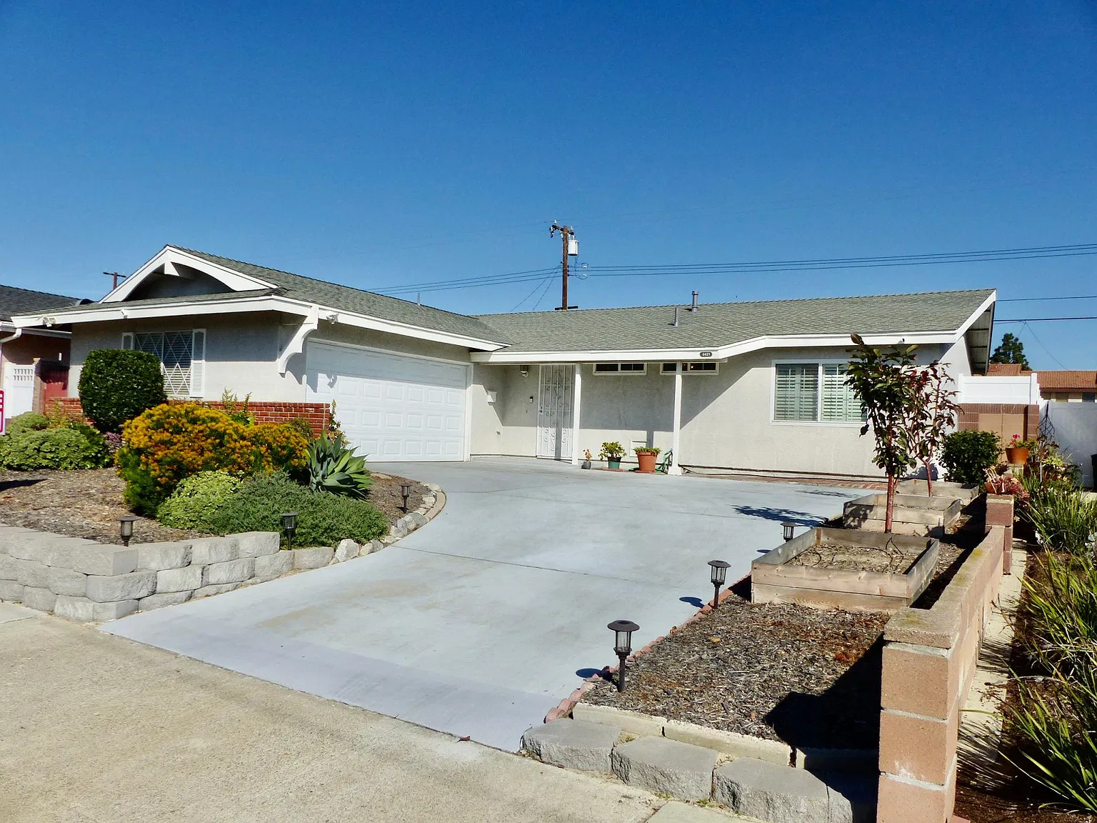 3 bed, 1250 sqft, $4,000 — Photo 2