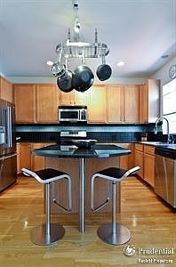 4th image of 1816 N Rockwell St Unit D