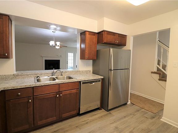 2nd image of 1548 Jameson Dr