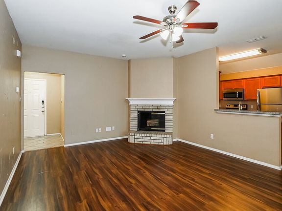 4th image of 10461 Fossil Hill Dr