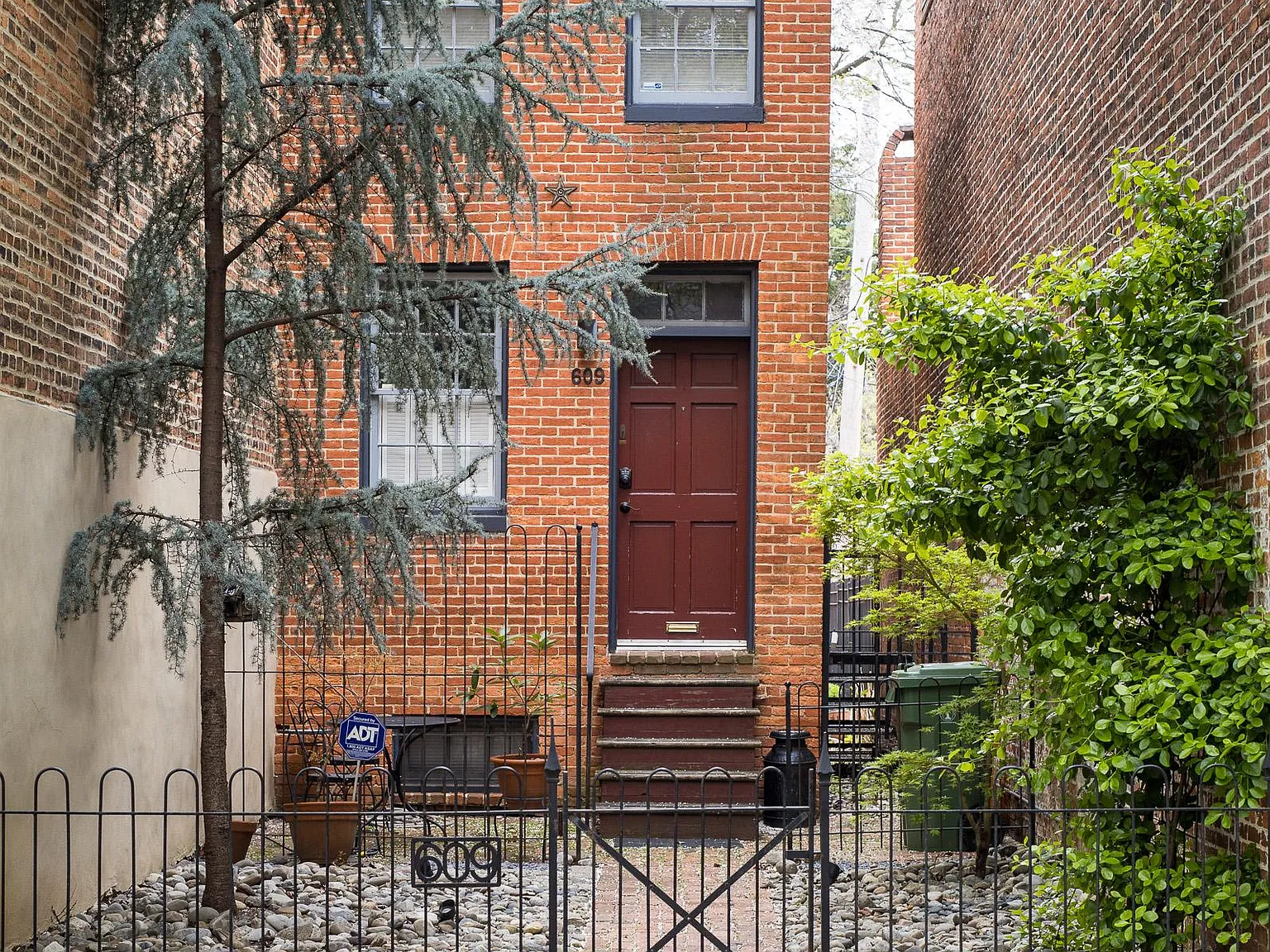 609 S Paca St — Photo 1