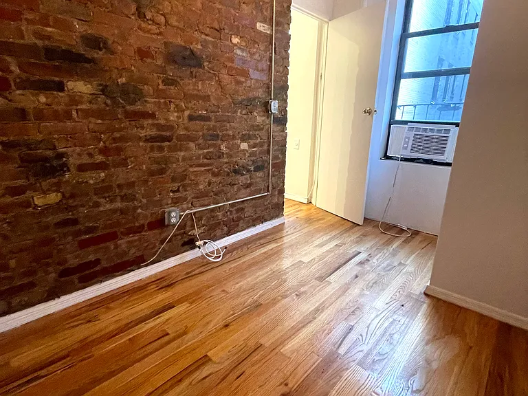 336 E 13th St #E2 — Photo 6