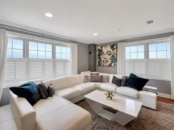 22-24 W Front St #303, Red Bank, NJ 07701
