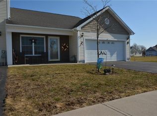 215 Bayard St, Sackets Harbor, NY 13685