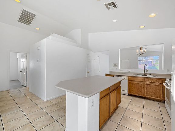 4th image of 6524 Casamar St