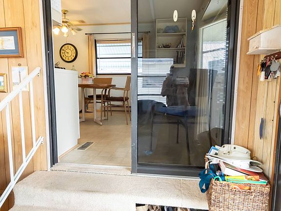 3rd image of 1501 W Commerce Ave #196