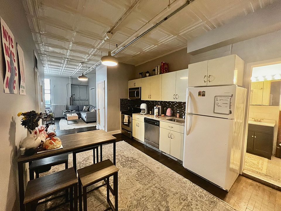 1st image of 115 W 23rd St #22F