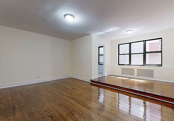 2nd image of 246 E 46th St APT 5N