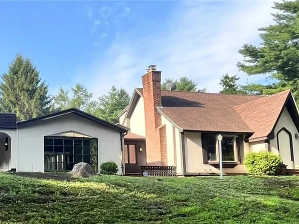 1065 Town Farm Rd, Coventry, RI 02816