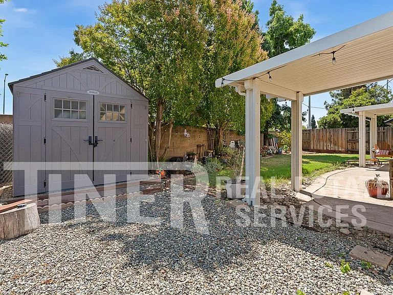 1218 Chablis Cir — Photo 23