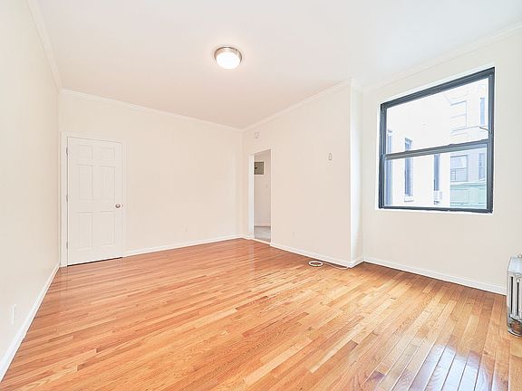 4th image of 735 W 172nd St APT B54