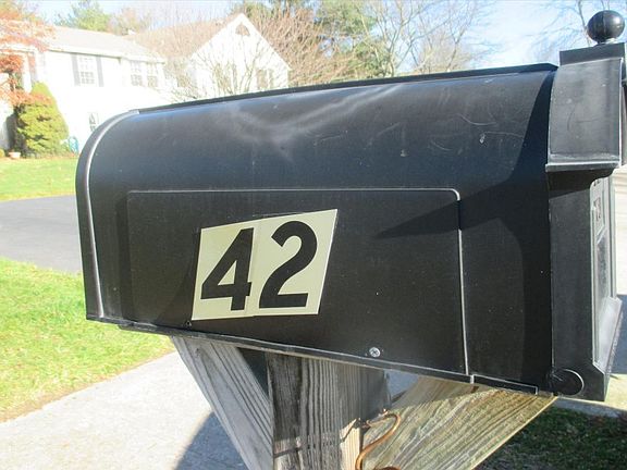 5th image of 42 Federal Ln