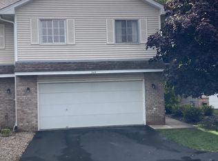 945 Countryside Rd, Waconia, MN 55387