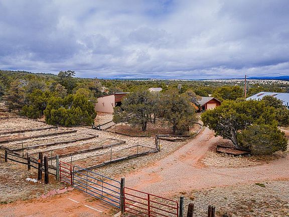 5th image of 105 Los Vaqueros Cir