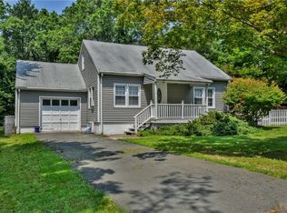 33 Pine Ln, New City, NY 10956