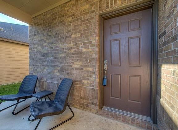4th image of 821 Oatmeal Dr