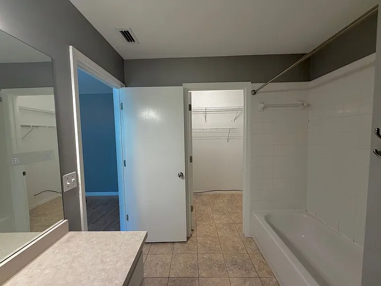 3946 NW 59th Ave — Photo 10