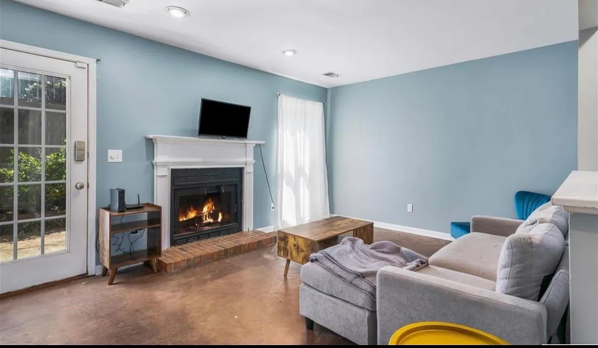 2 bed, 2.5 bath, 1280 sqft, $1,650 — Photo 3