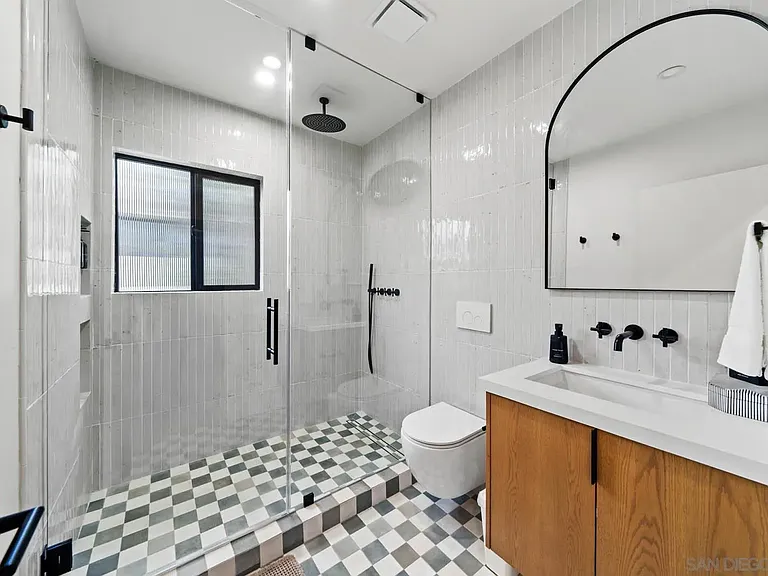 7374 Bishops Ln — Photo 5