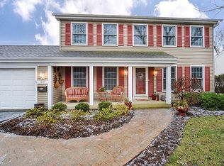 1032 Summit Hills Ln, Naperville, IL 60563