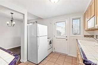 5th image of 727 N Eton St