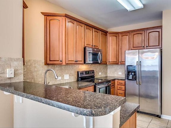 5th image of 3349 Crestwood Ln