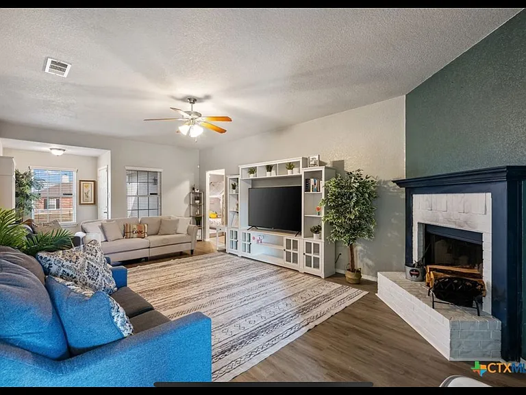 3810 Clementine Dr — Photo 6