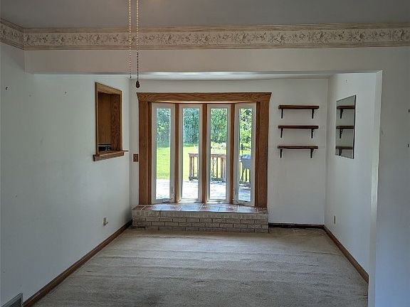 5th image of 633 Mineo Dr