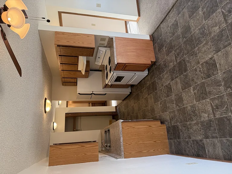 Kirkwood Manor Apartments — Photo 9