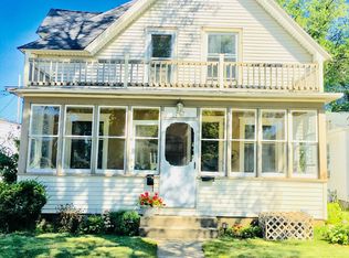 243 W 11th St, Holland, MI