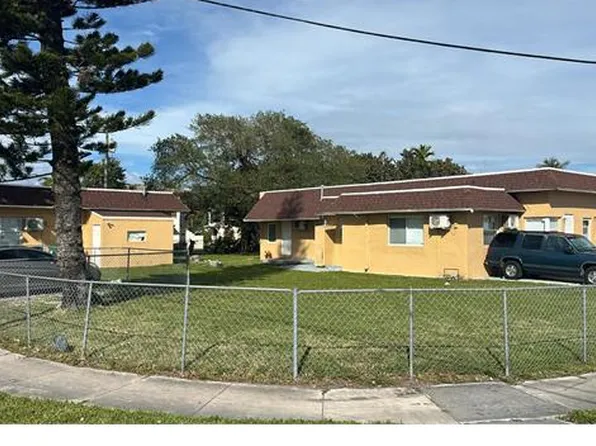 1203 NE 109th St #3, Miami, FL 33161