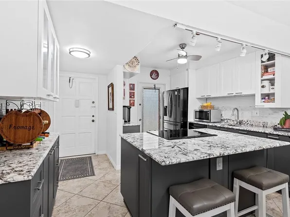 1100 Hillcrest Court #204, Hollywood, FL 33021