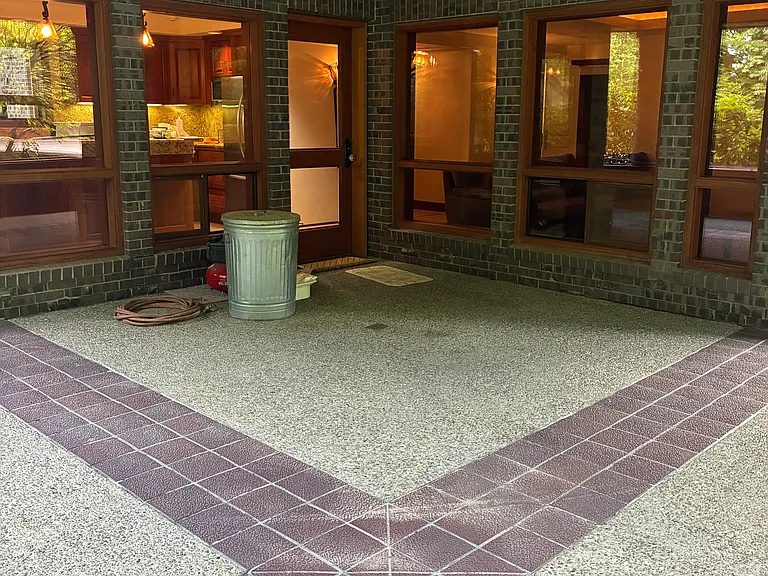 13411 Roosevelt Rd SE — Photo 1