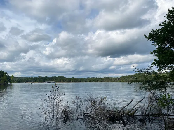000 Wooley Creek Road, Cape Fair, MO 65624