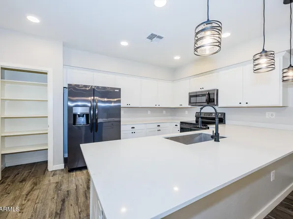 2775 S DECATUR Drive #101, Gilbert, AZ 85295