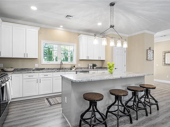 2nd image of 211 Whipple Ave