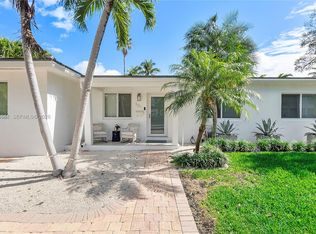 301 Hampton Ln, Key Biscayne, FL 33149