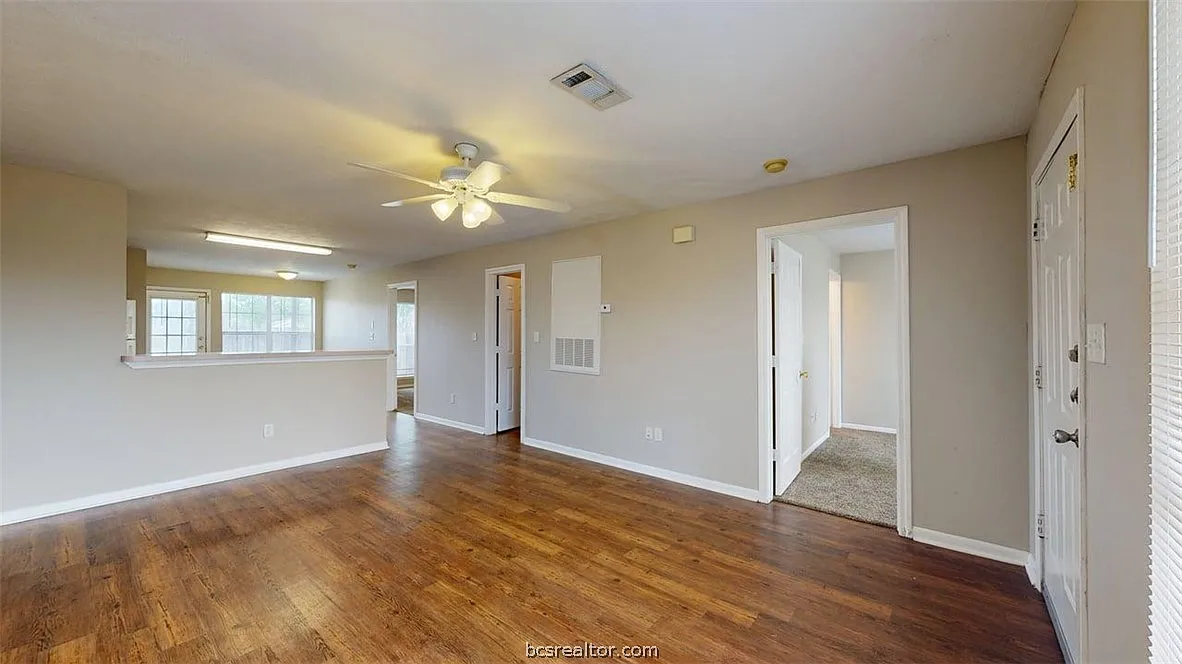 2 bed, 2.0 bath, 978 sqft, $1,100 — Photo 3