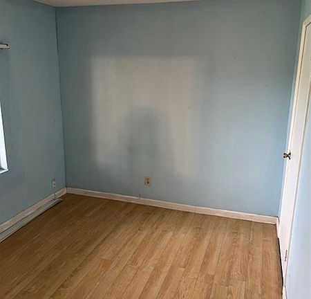 5th image of 5524 Alicia Ave