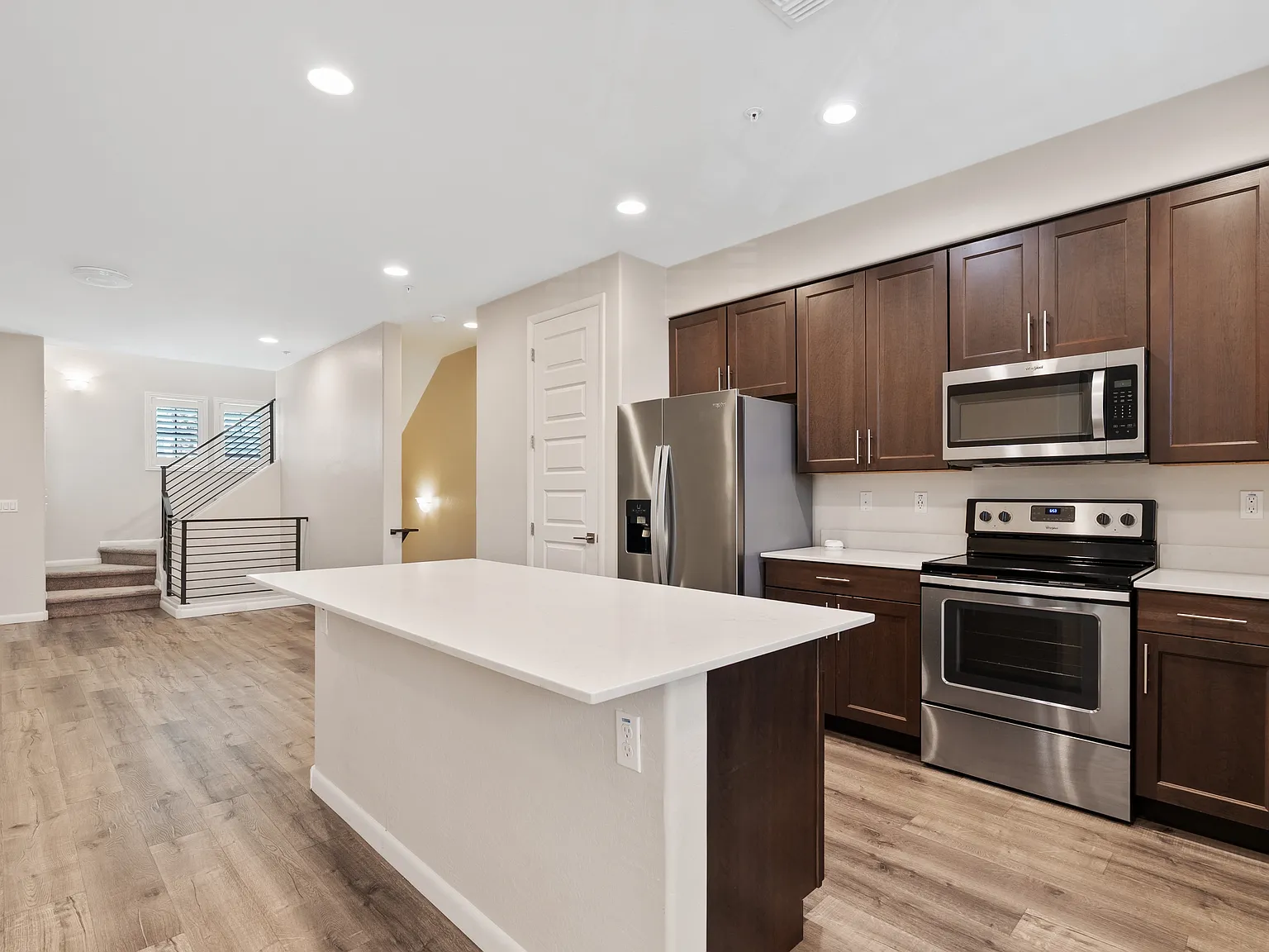 2090 S Dorsey Ln — Photo 3