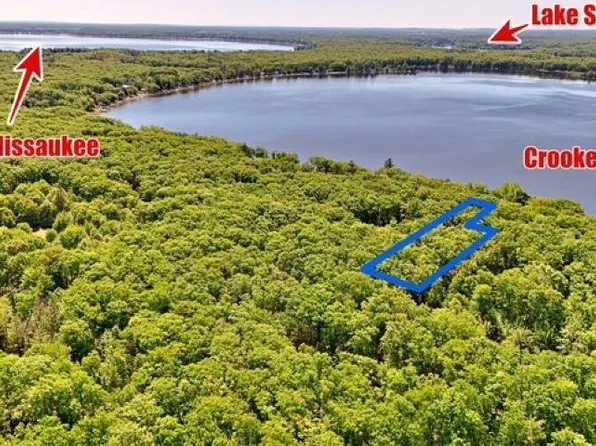 9440 W Oak Dr, Lake City, MI 49651