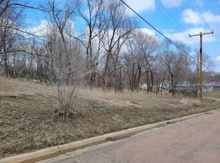 913 Picotte St, Yankton, SD 57078