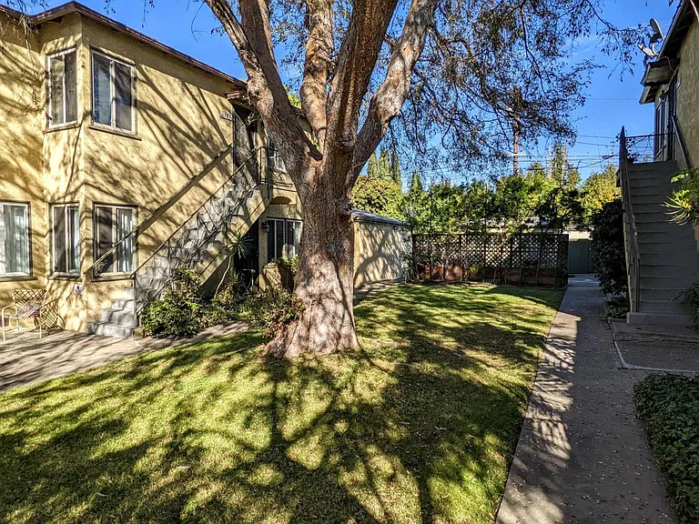 2129 Stewart St #2129 — Photo 9