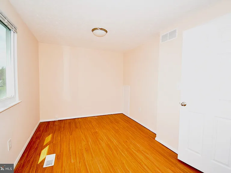 222 Canfield Ter — Photo 11