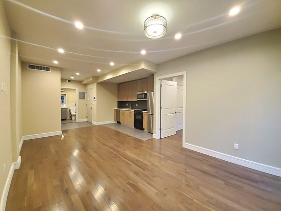 3rd image of 352 S 1st St APT 4B