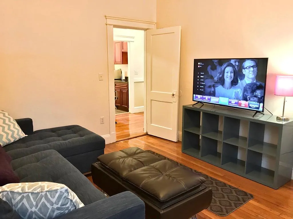 1 bed, $3,550 — Photo 1
